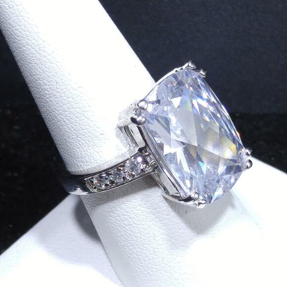 Vintage Gemstone Clear Rhinestone Ring, Emerald Cut, US 8 1/4 - Picture 7 of 10